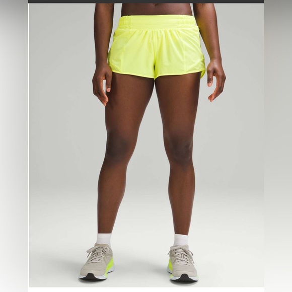 🆕Lululemon🍋Hotty Hot Low-Rise Lined Short 2.5